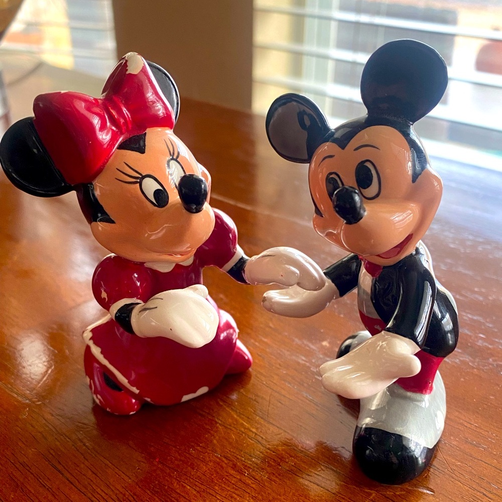 Disney Mickey and Minnie salt and pepper shakers, VINTAGE/Collectible